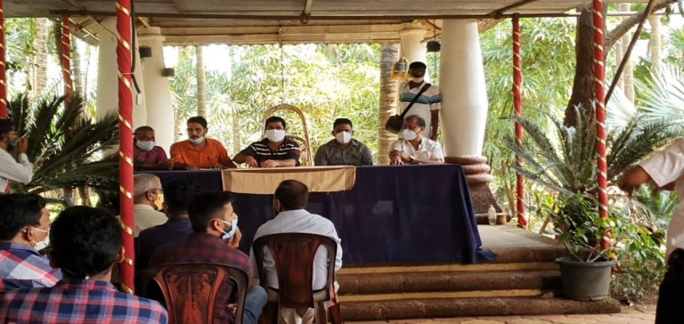 Quepem ore transportation issue to be resolved, Kavlekar assures truck owners