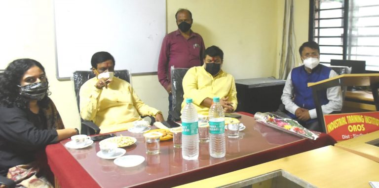 शासकीय वैद्यकीय महाविद्यालय सुरु करण्यासाठी सर्वोच्च प्राधान्य द्या  पालकमंत्री उदय सामंत यांचे आदेश