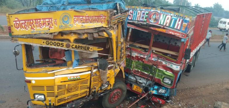 सिंधुदुर्गात मुंबई गोवा महामार्गावर भीषण अपघात, नऊ जण जखमी, दोन जण गंभीर  दोन ट्रकची झाली समोरासमोर धडक