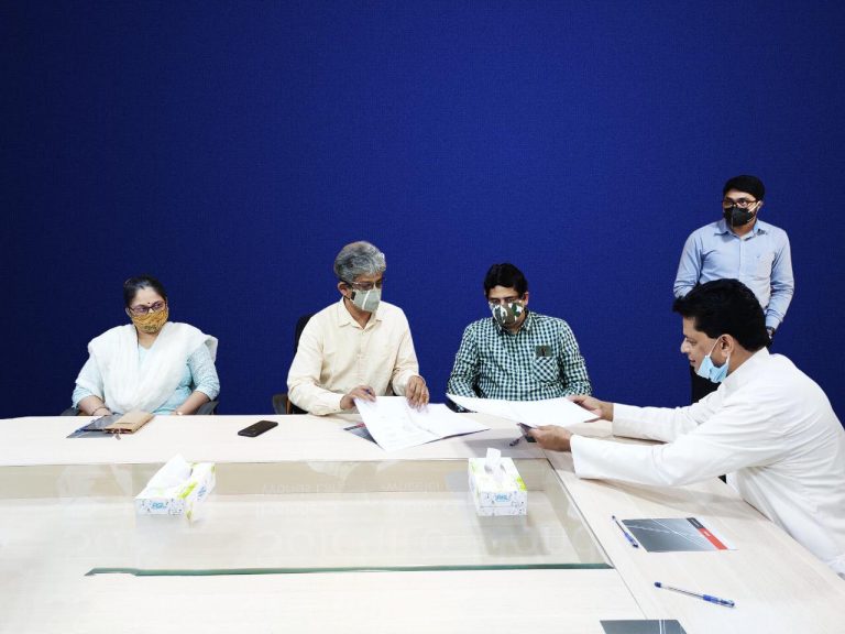 MOU signing with GSIA & Discussion on setup of Fab lab at FiiRE
