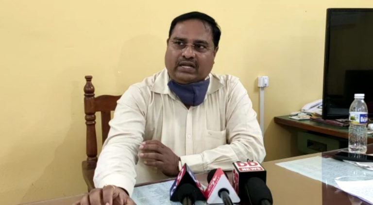 गोव्यात ये-जा करणाऱ्या नोकरदारांना मिळणार पास, नियमित होणार तपासणी  तहसीलदार राजाराम म्हात्रे यांची माहिती