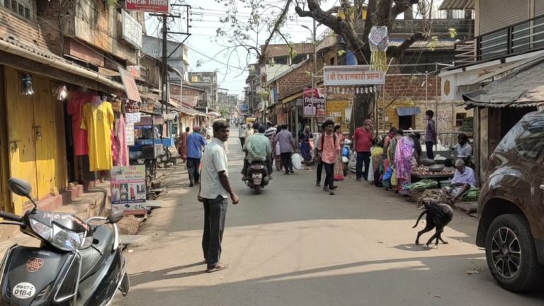 कोरोनाचा वाढता प्रभाव, कणकवलीत आठवडा बाजार बंद  कणकवली नगराध्यक्षांनी जाहीर केला निर्णय