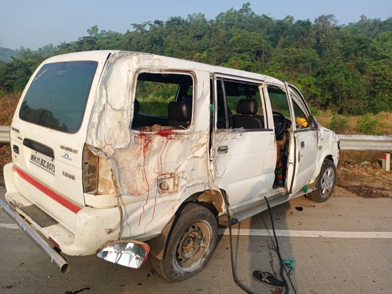 सिंधुदुर्गात ओसरगाव येथे तवेरा कारला अपघात,१ जागीच ठार ३ जखमी
