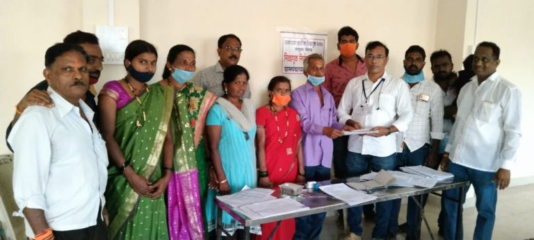 सिंधुदुर्गात ग्रामपंचायतीसाठी भाजप विरुद्ध महाआघाडी लढाई रंगणार  अंतिम चित्र उमेदवारी अर्ज मागे घेण्याची मुदत 4 जानेवारीला संपल्यावर स्पष्ट होणार आहे