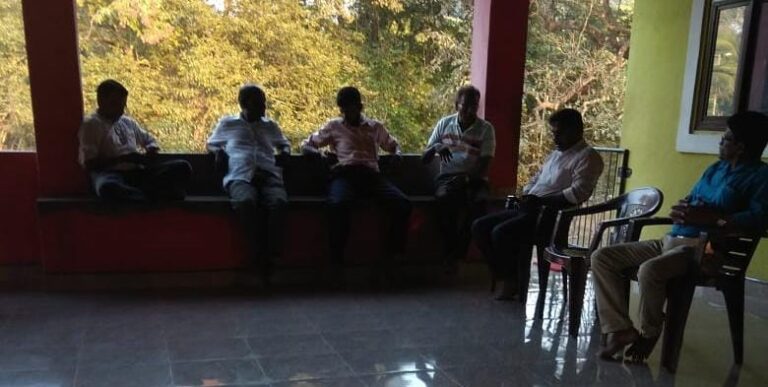 IIT Row: The meeting to decide future course of action evokes poor response at Valpoi