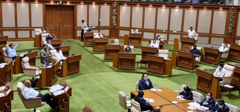 Speaker warns Opposition Benches for showing placards, claims it is serious breach of previlege 