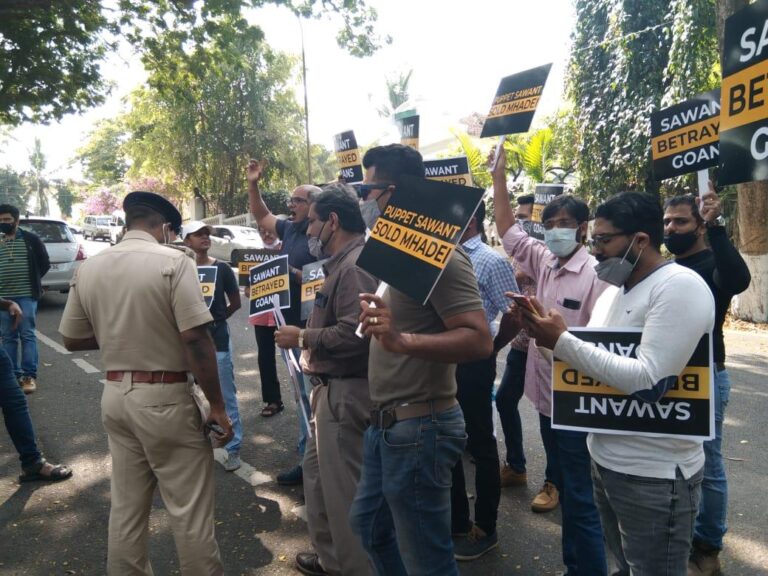 AAP Staged protest in front of CM’s House on Mhadei issue