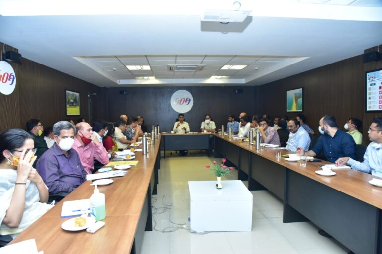 CM reviews Implementation of “Atmanirbhar Bharat Swayampurna Goa”