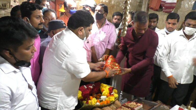 निलेश राणे हे केवळ प्रसिद्धीसाठी स्टंट करतात  शिवसेना आमदार वैभव नाईक यांचा आरोप