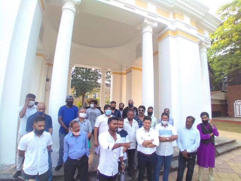 PFG leader Ravi Harmalkar assaulted by Anjuna Panchayat while receiving documents under R.T.I.