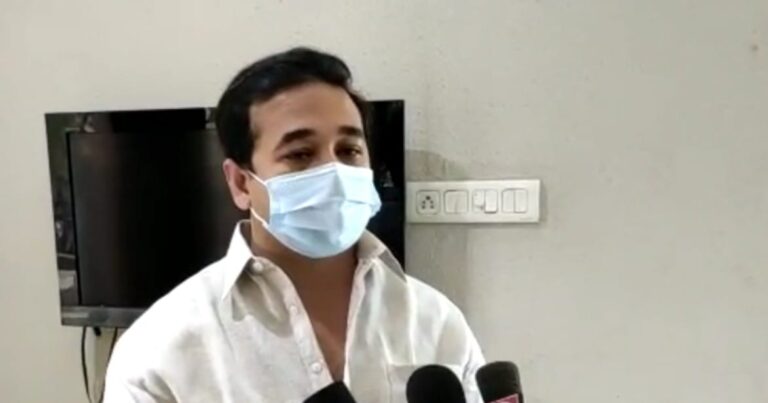 राजा होण्यासाठी मन मोठं लागतं, आमदार नितेश राणे यांची ट्विट करत उद्धव ठाकरेंवर टीका  बाळासाहेब ठाकरे स्मारकरच्या भूमिपूजन सोहळ्याला फडणवीस यांना निमंत्रण नसल्याने टीका