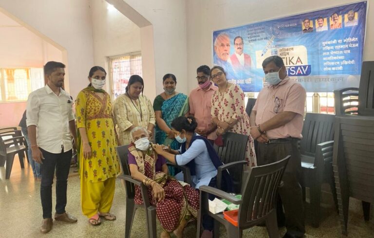 108-year-old Heerabai Parab becomes the oldest person to take covid jab in Goa