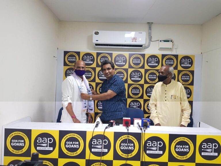 Vishwajeet Parab a close aid of Late Manohar Parikar Joined AAP