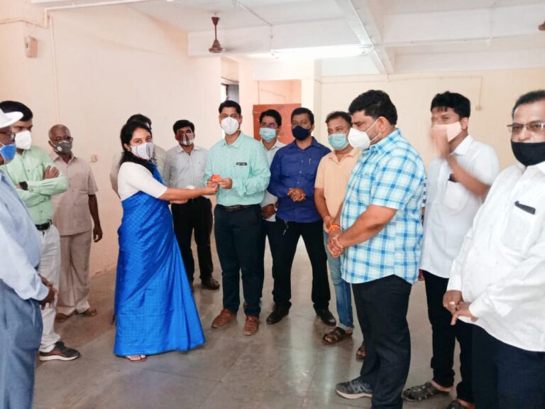 कुडाळमध्ये कोविडसाठी अत्यावश्यक सोयी सुविधांयुक्त नवीन १० बेड उपलब्ध जिल्हाधिकारी के. मंजुलक्ष्मी,आ.वैभव नाईक यांच्या उपस्थितीत शुभारंभ