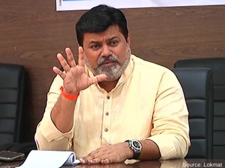 जिल्ह्यात एक लाख नागरिकांचे लसीकरण पूर्ण, पालकमंत्री उदय सामंत यांची माहिती