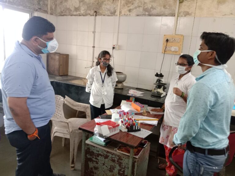 रक्त नमुना तपासणी विभागात आवश्यक मशीनरी तात्काळ पुरवा  आ. वैभव नाईक यांची पालकमंत्री,जिल्हाधिकाऱ्यांकडे मागणी