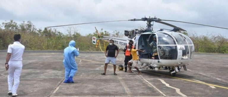 गोव्यातील तटरक्षक दलाने वेंगुर्ला दीपगृह येथील दोन कर्मचाऱ्यांचे प्राण वाचवले