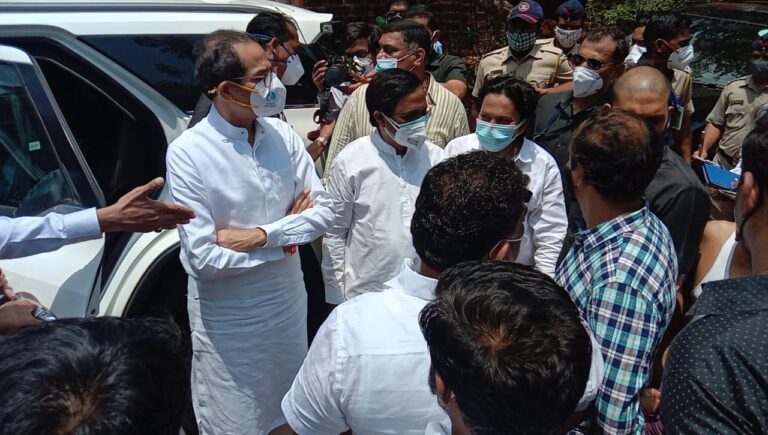 लवकरच दहावी-बारावीच्या परीक्षेसंदर्भात निर्णय घेणार – मुख्यमंत्री उद्धव ठाकरे  लॉकडाउनमध्ये शिथिलता येऊ शकते याबाबतचे दिले संकेत