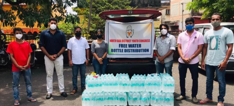 Youth Congress paid tributes to Rajiv Gandhi by lending help to Public