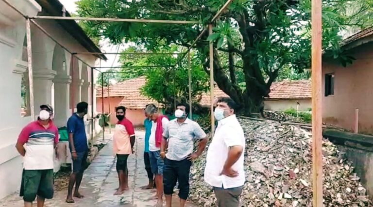 आ. वैभव नाईक यांनी सिंधुदुर्ग किल्ल्यावर दिली भेट  चक्रीवादळामुळे झालेल्या नुकसानीच्या पंचनाम्याचा घेतला आढावा