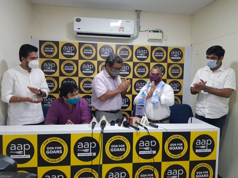 BJP & Congress functionaries in North Goa join Aam Aadmi Party