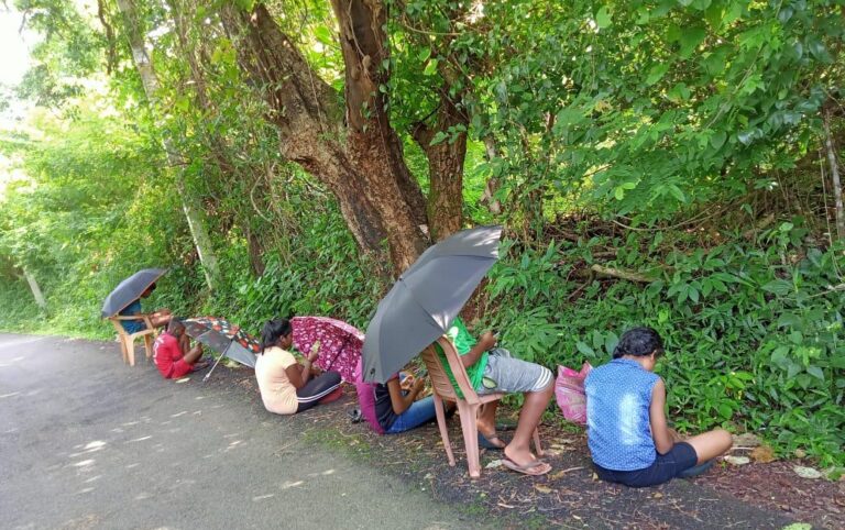 Udden, Shiroda students travel 2 kms for connectivity  By Vishwesh Prabhudessai