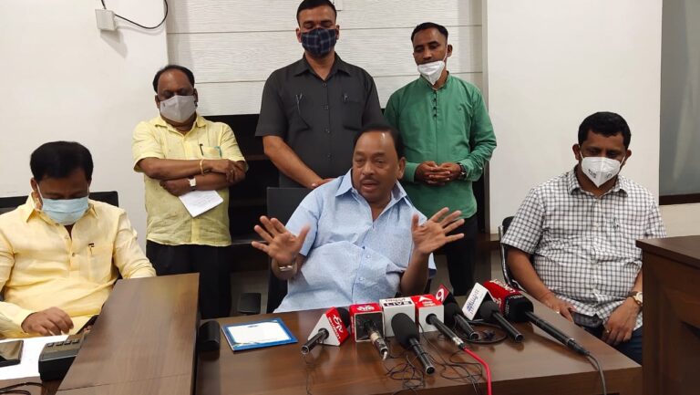 शरद पवार यांना असा मुख्यमंत्री कसा चालतो?; नारायण राणेंचा सवाल