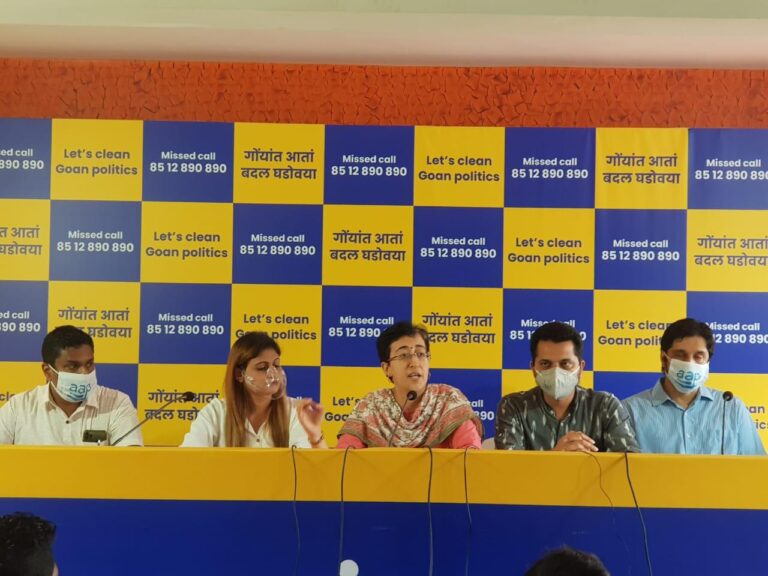 AAP Leader Atishi launched the 2nd phase of ‘Let’s Clean Goan Politics’ with AAP Goa sending cakes to those who defected to BJP from Congress 2 years ago.