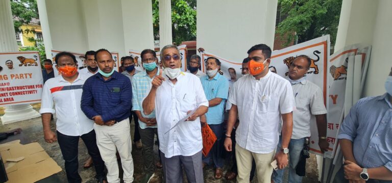 Online Education : Sudin Dhavlikar slams CM