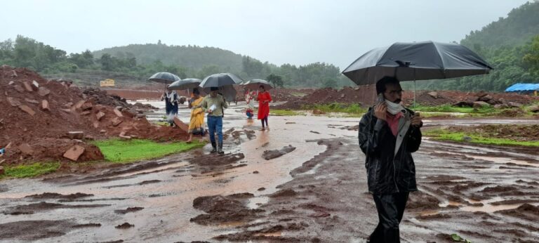 Mines Department , Valpoi Mamlatdar officials raid on illegal quarry at Pissurlem village  Devendra Gaonkar