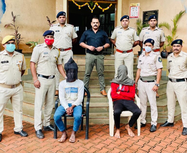 Interstate mobile snatchers arrested by PS Pernem