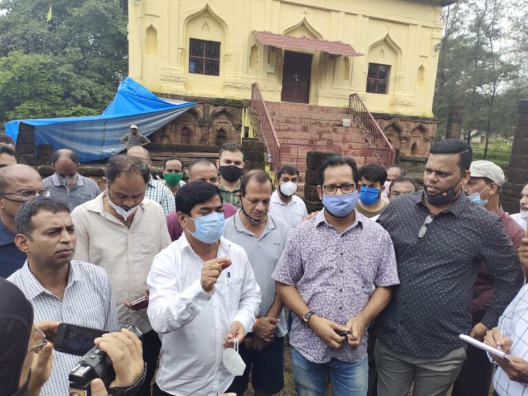 Authorities visit ASI maintained Safa Masjid