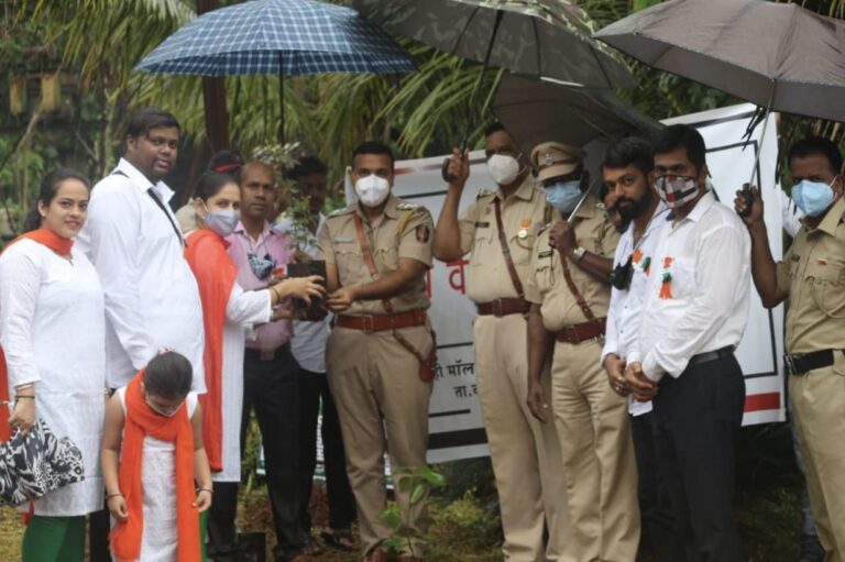 वायडब्ल्यूए च्या माध्यमातून तरुणांनी हाती घेतलेले काम कौतुकास्पद : डीवायएसपी डॉ. नितीन कटेकर  वायडब्ल्यूए संस्थेच्या माध्यमातून करण्यात आली औषधी वनस्पती लागवड