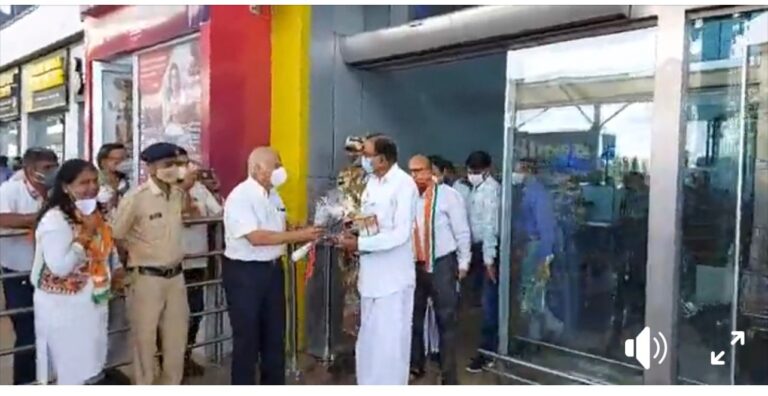 Chidambaram arrives on two-day-long Goa visit, maintains silence on leadership change