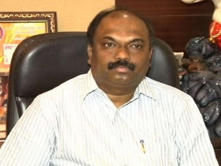 परिवहन मंत्री अनिल परब यांच्या हरकुळ येथील घरावर हल्ला  कणकवली पोलिसांचे पथक घटनास्थळी दाखल