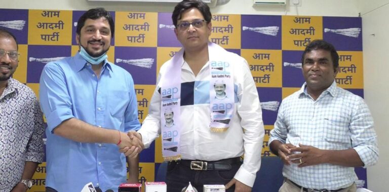 Covid Warrior Dr. Suyog Samuel Arawattigi joins AAP!  Strengthens party hold in Velim!