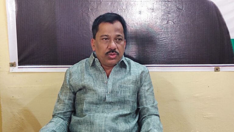 चिपी विमानतळावर स्थानिकांना नोकऱ्या द्या अन्यथा भाजपा आयआरबी विरोधात पाऊल उचलणार  भाजपा जिल्हाध्यक्ष राजन तेली यांचा इशारा