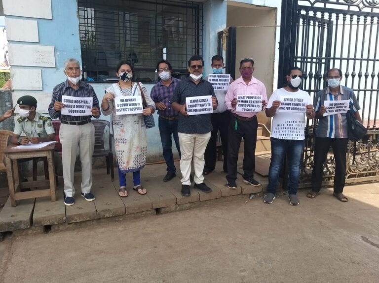 Shadow council of Margao holds protest over the closure of the covid ward
