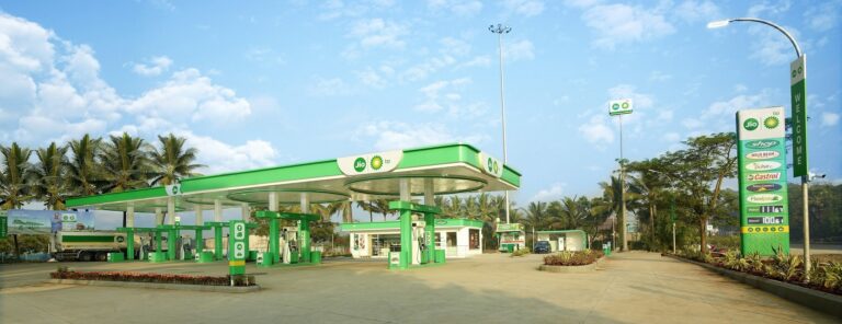 Jio-bp launches its first Mobility Station
