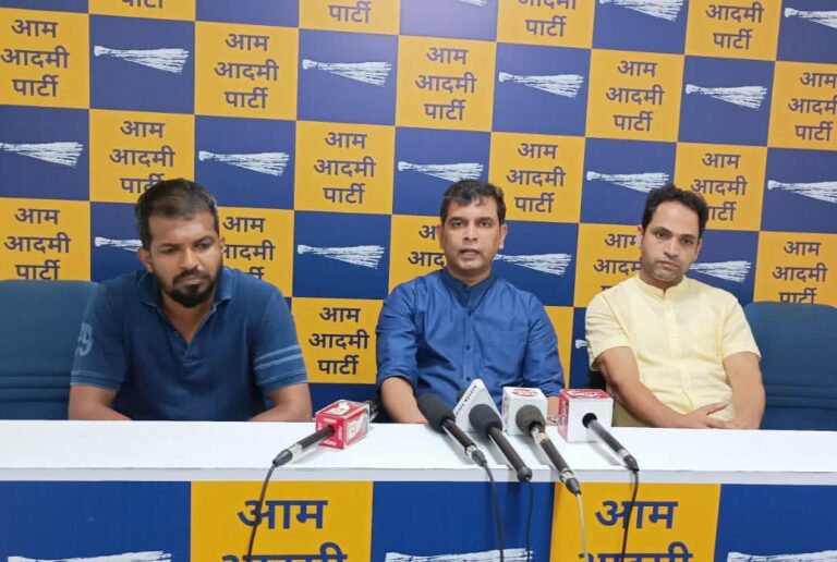 Congress and BJP are scared of AAP – politicians are real mafias : Rajdeep Naik