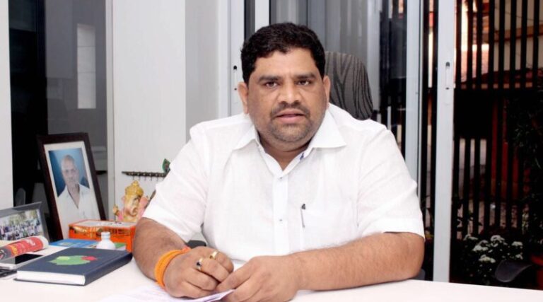 राणेंनी वेळोवेळी गद्दारी केल्याने गद्दारीवर उपदेश देण्याचा त्यांना अधिकार नाही – आ. वैभव नाईक