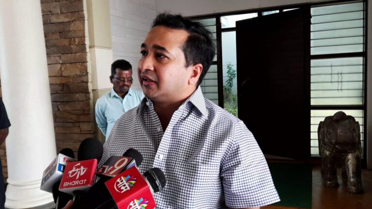 अनिल परबांच्या घरात एसटी कामगार घुसणारच ही सुरुवात आहे – आमदार नितेश राणे  यांच्यापेक्षा ही टोकाची भूमिका घेतली तर मला आश्चर्य वाटणार नाही