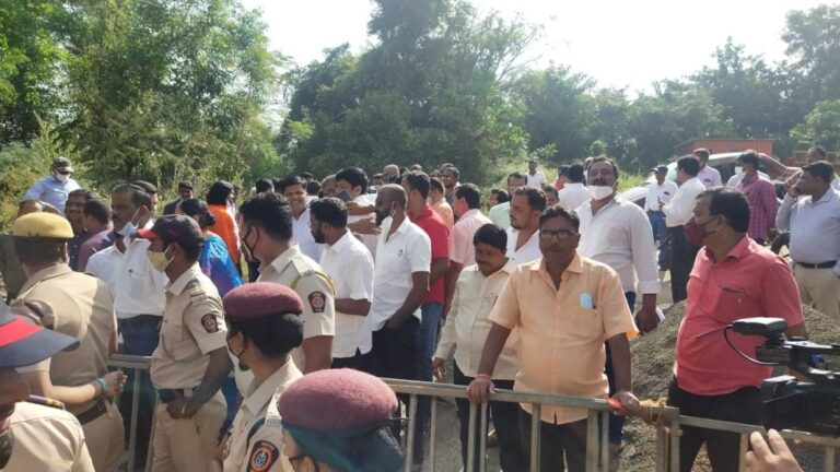 मतमोजणीच्या ठिकाणी दोन्ही गटाचे कार्यकर्ते दाखल!  अनुचित प्रकार टाळण्यासाठी पौलिसांचा फौजफाट तैनात