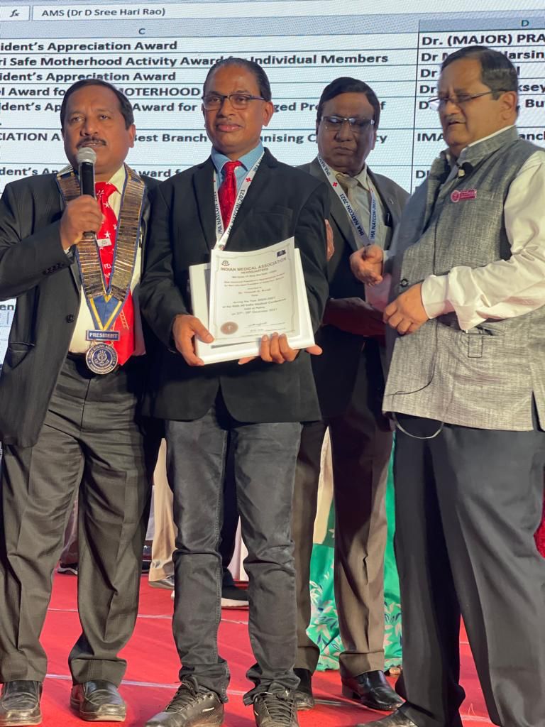 IMA Goa chief Dr Vinayak Buvaji wins coveted award during NATCON 2021