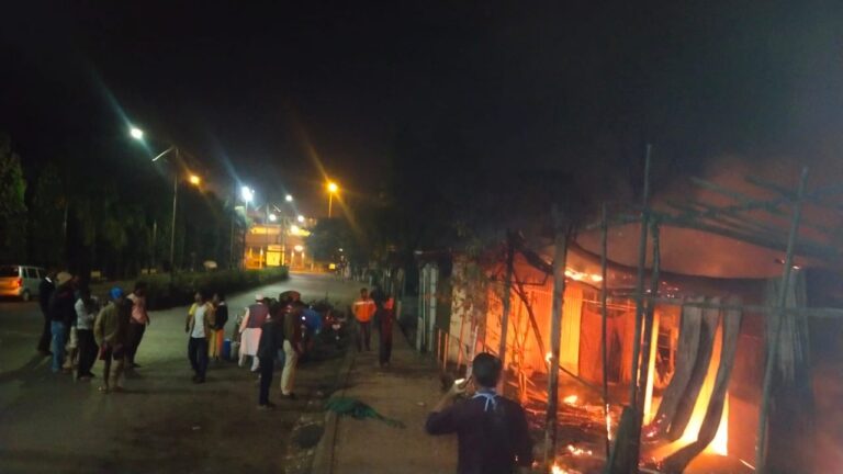 कणकवलीत गॅरेजला आग लागून मोठे नुकसान