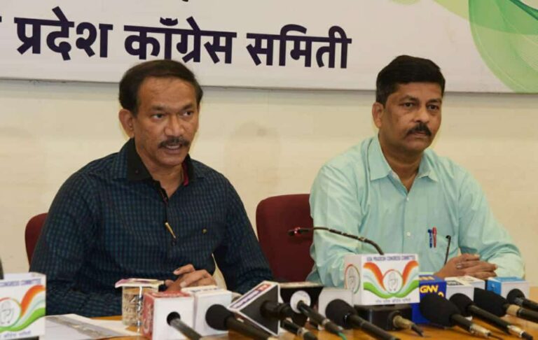 BJP using officials wireless to influence police staff, offering 10 thousand to voters: Chodankar