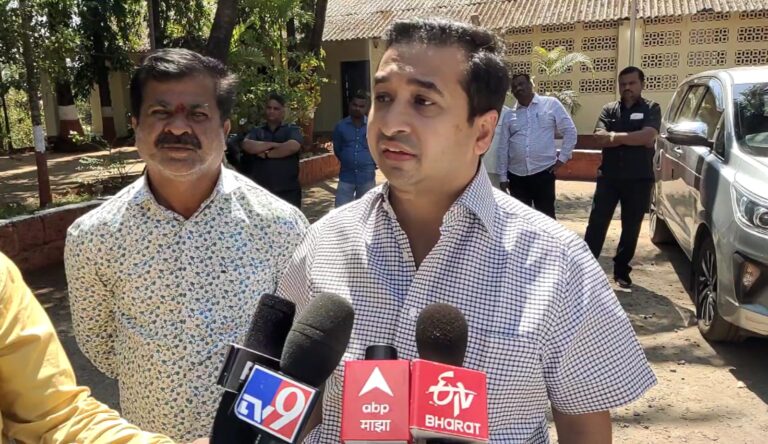 बाळासाहेबांचे संरक्षण करणाऱ्या नारायण राणेंचे राहते घर तोडण्यासाठी बाळासाहेबांचाच मुलगा प्रयत्नशील  भाजप आमदार नितेश राणे यांची उद्धव ठाकरे यांच्यावर टीका