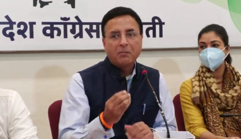 Congress terms Arvind Kejriwal as chhota modi