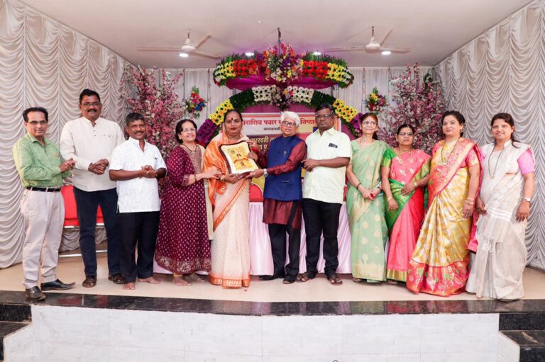 कवयित्री दिशा पिंकी शेख यांना राज्यस्तरीय सरस्वती लक्ष्मण पवार काव्य पुरस्कार प्रदान  ज्येष्ठ साहित्यिक ‘उचल्या’कार लक्ष्मण गायकवाड यांच्या हस्ते झाले पुरस्कार वितरण