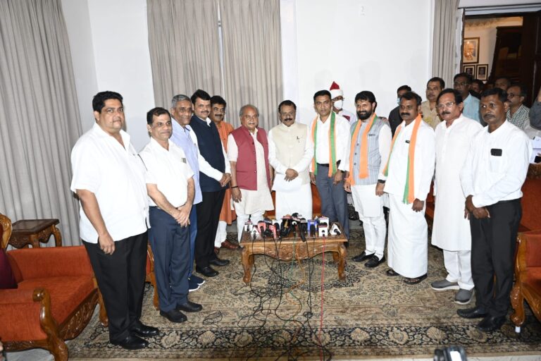 BJP supported by Independents, MGP stakes claim to form the next govt